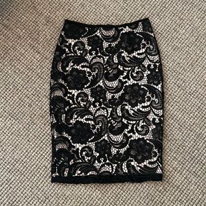 H&M floral lace black and cream skirt